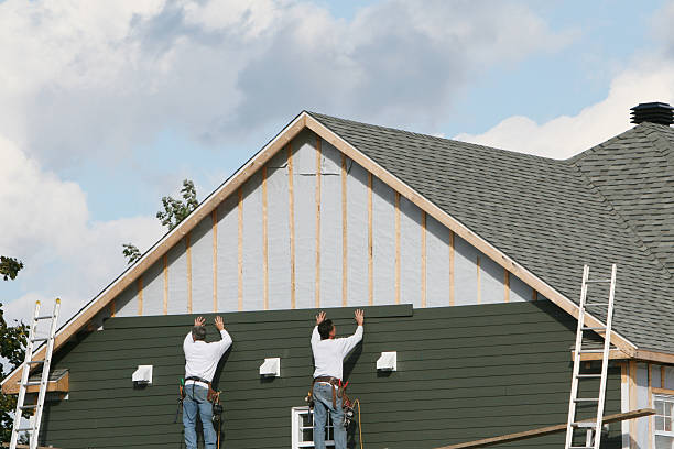 Professional Emergency Siding Repair technician working in Mechanicsville, MD